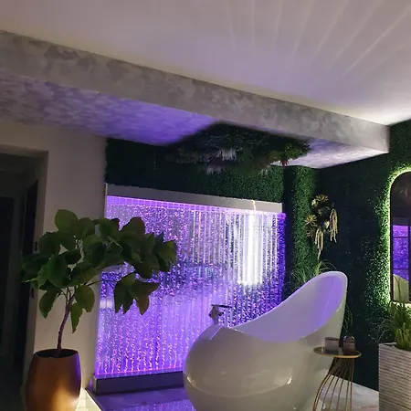 Adam Cuibul Iubirii La Mare Apartment